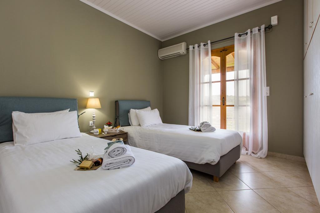 Lefkothea Villas With Large Pool, Bbq & Playground Adelianos Kampos Extérieur photo