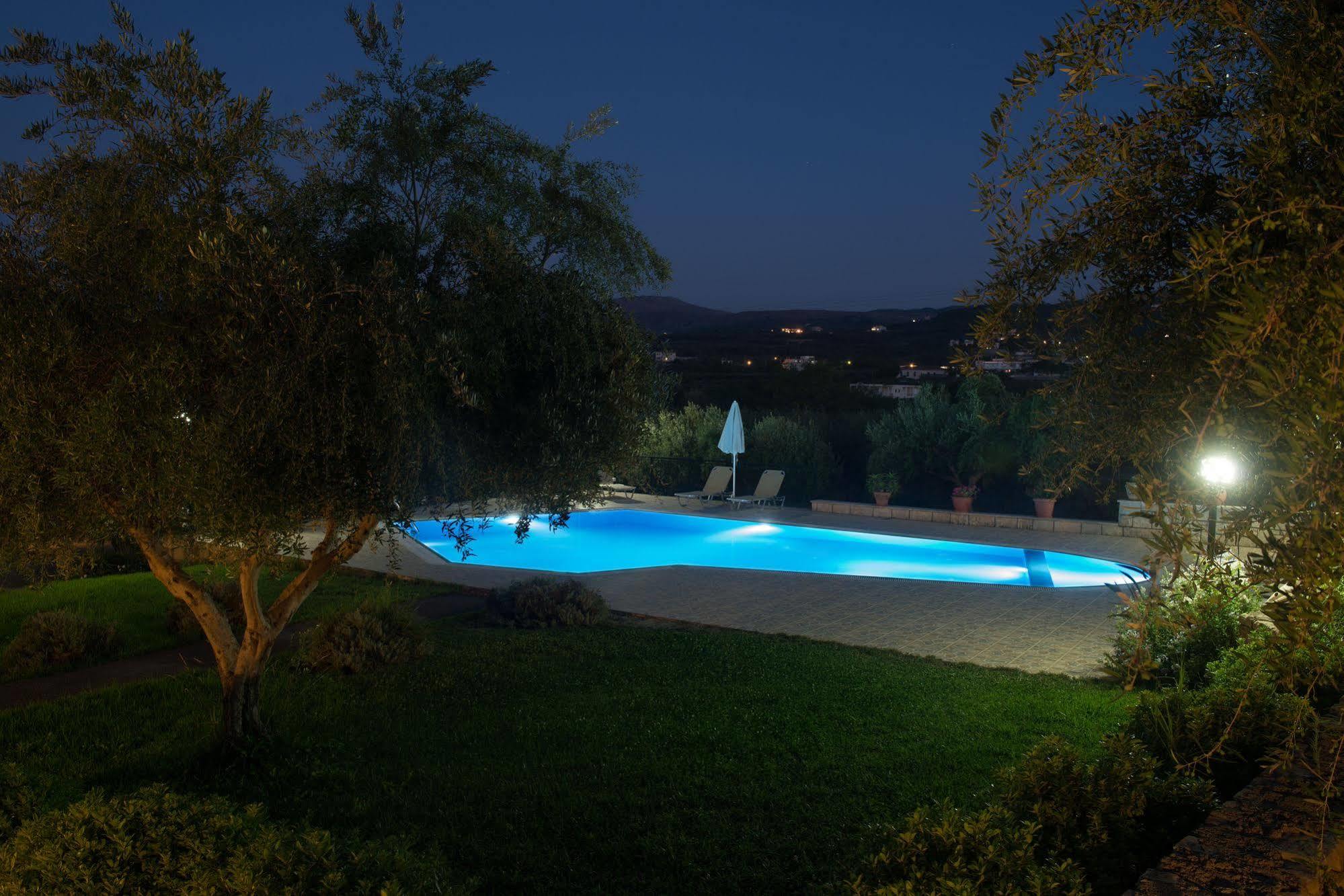 Lefkothea Villas With Large Pool, Bbq & Playground Adelianos Kampos Extérieur photo