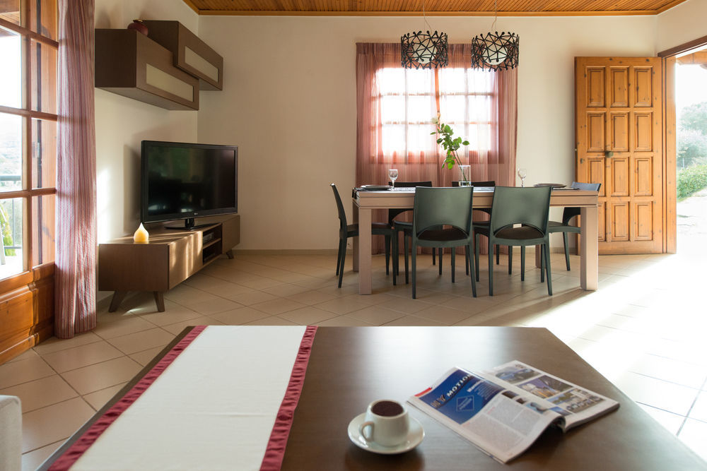 Lefkothea Villas With Large Pool, Bbq & Playground Adelianos Kampos Extérieur photo