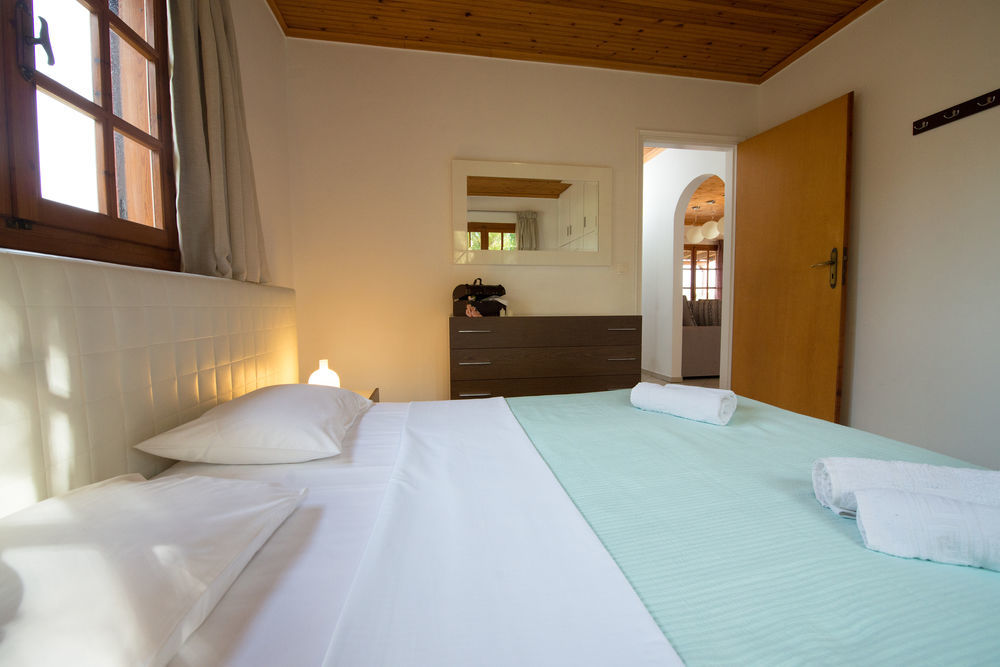 Lefkothea Villas With Large Pool, Bbq & Playground Adelianos Kampos Extérieur photo